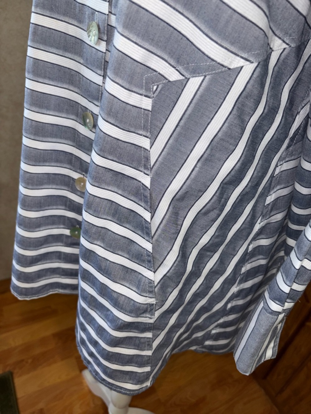 John Mark size medium blue & white striped tunic length top with pockets euc - Picture 2 of 6